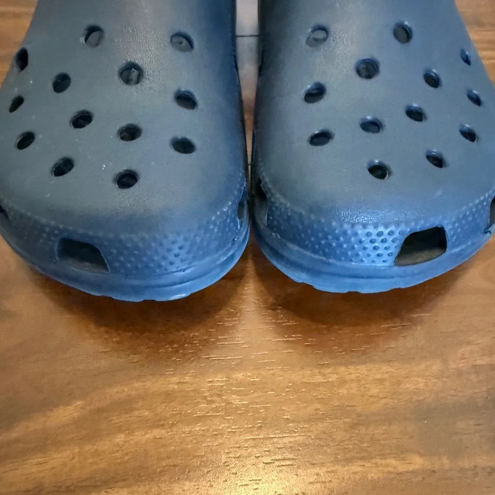 Crocs Classic Clog‎ Navy Blue Slip On Shoes Size 5 Kids/ Men Size 7 Women - Picture 5 of 9
